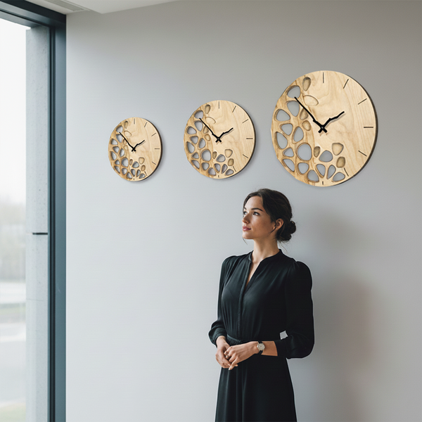 Valora Handgefertigte Wanduhr aus Echtholz