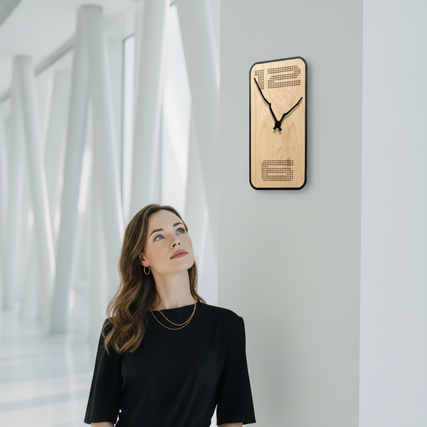 Chronova Handgefertigte Wanduhr aus Echtholz