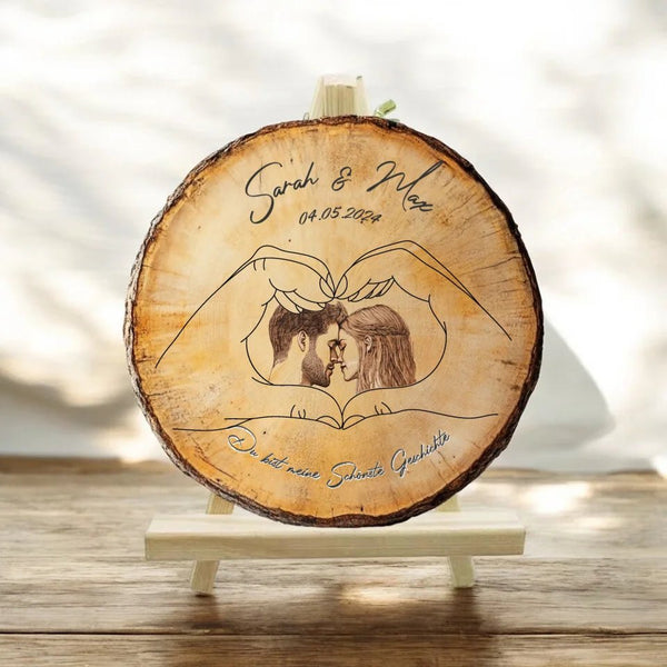 Love Herz Baumscheibe aus Holz, Personalisierbar mit Bild Gravur, Name, Datum, Pärchen, Hochzeit Hand in Hand in Hand - MyMagicMemory DE