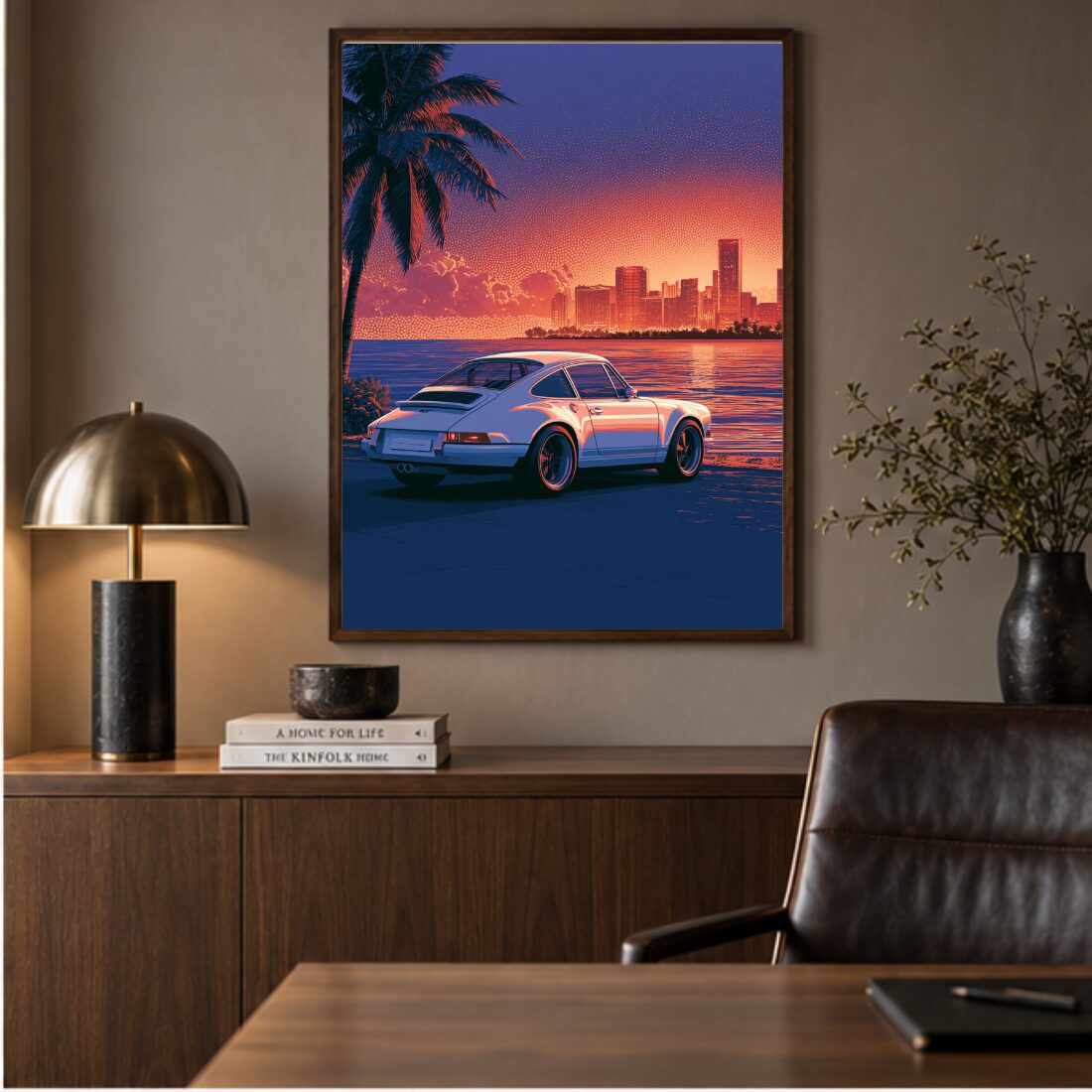 Letztes Licht – Sportwagen Poster am Strand in Lila & Orange an der Wand