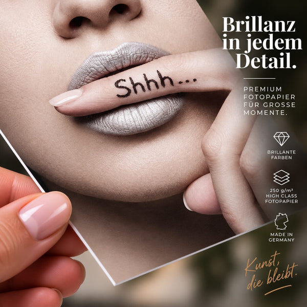 Shhh Poster – minimalistischer Lippen Kunstdruck in Schwarz Weiß